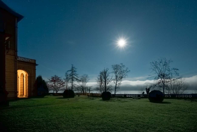 Mond über dem Starnberger See, Schloss Unterallmannshausen